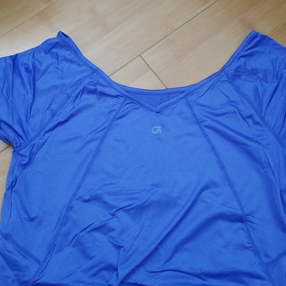 Gap Fit short sleeve top - Picture 2 of 4